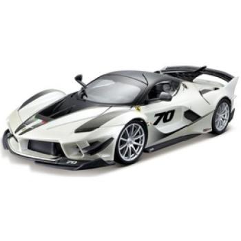 Bburago Ferrari FXXK EVO versenyautó 1:18 kép