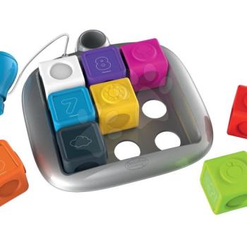 Interaktív játék Clever Cubes Smart Smoby 3 oktatójátékkal, színekkel és számokkal 24 hó-tól (angol, francia, német) kép