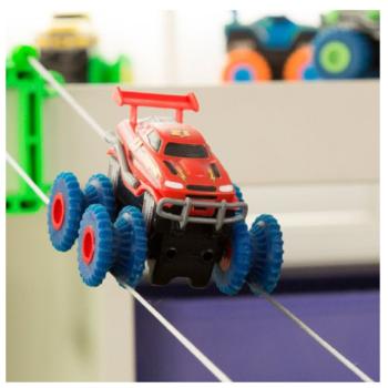 Autópálya összerakható akadályokkal és egy különleges trükkös játékautóval (BBJ) kép