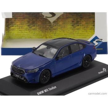 1:43 BMW G90 M5 SEDAN MARINA BAY KÉK 2024 - SOLIDO kép