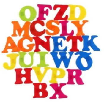 Mágneses betűk 4 cm kb 27 db