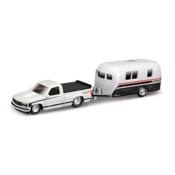 Maisto - Design Tow & Go, 1993 Chevrolet 454 SS Pick-up Lakókocsi, 1:64 kép