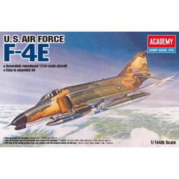 Model Kit repülőgép 12605 - F-4E (1: 144)